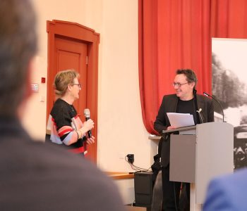 Anett Rose-Losert und Thomas Stöckle, Leiter der Gedenkstätte Grafeneck